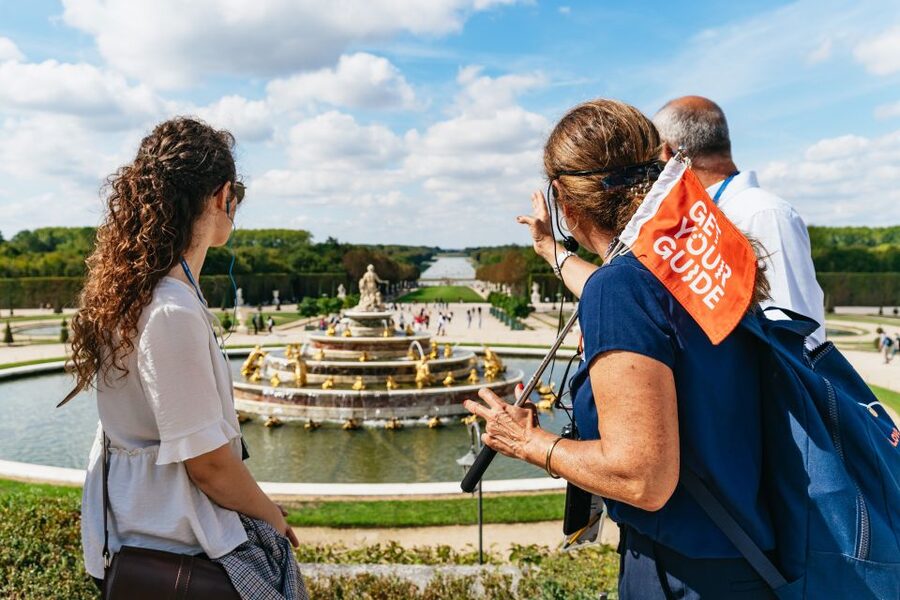 Versailles: Skip-the-Line Tour of Palace with Gardens Access - Why the guide makes a difference