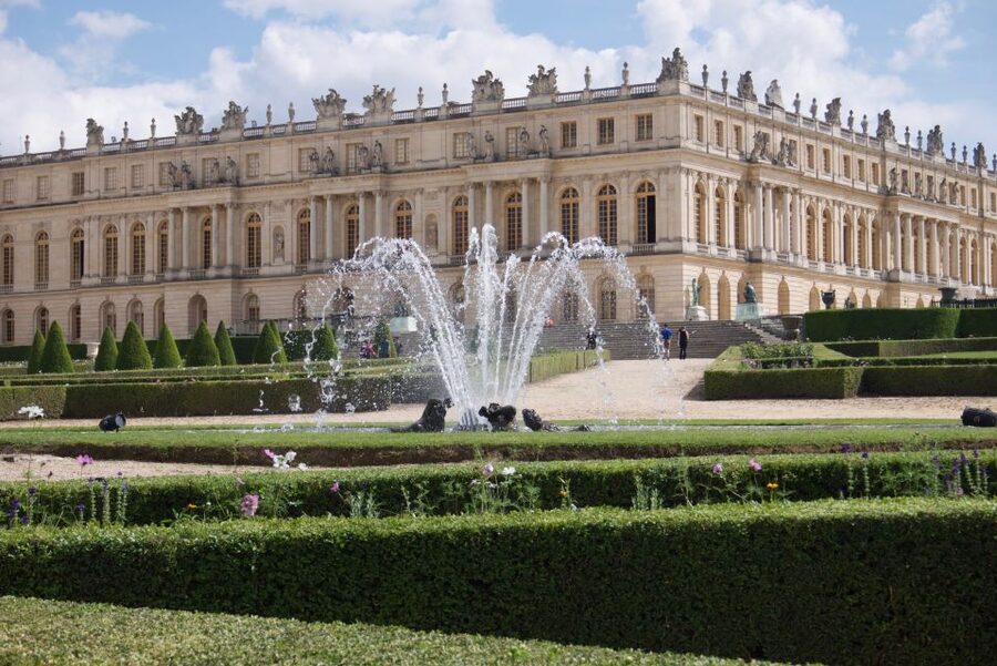 Versailles: Skip-the-Line Versailles Palace and Gardens Tour - What the $102 price buys you