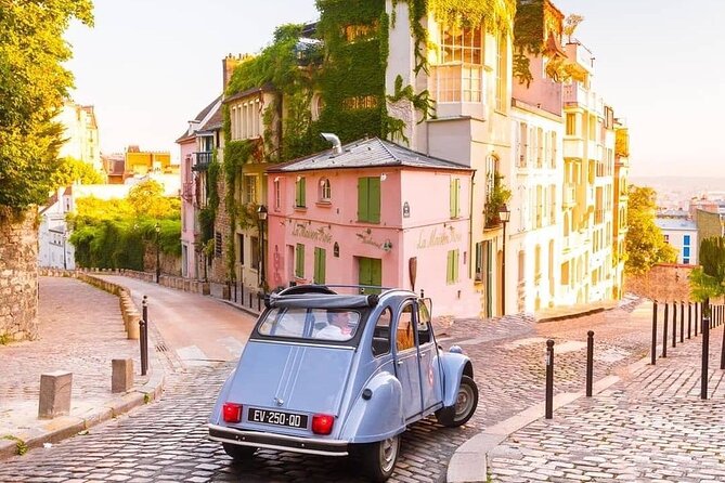 Vintage 2CV Adventure: 2 -Hour Paris Secrets Tour - A classic Citroën turns Paris into the attraction