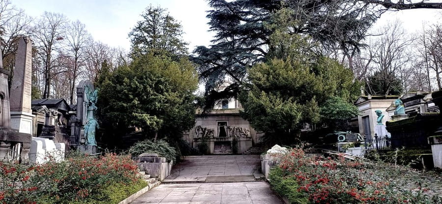 Who Killed Victor ? Escape Game at Père Lachaise Cemetery - Key points to know before you book