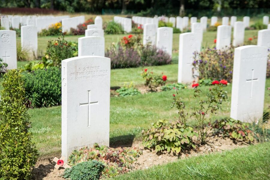 WWI Somme Battlefields Day Trip from Paris - Lochnagar Crater: the ground still carries the story